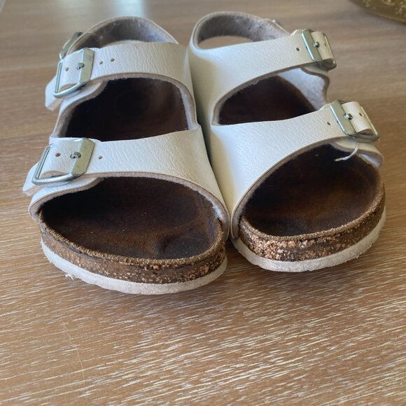 Birkenstock White Roma Child 3-Buckle Adjustable | Size 29 (US 11) - Picture 5 of 13